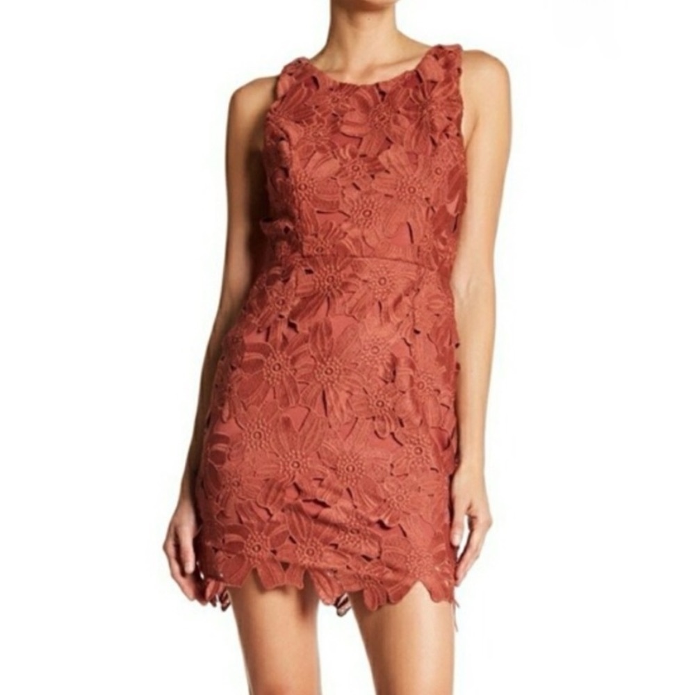 ASTR Floral Lace Sheath Dress in Mauve - Size XS